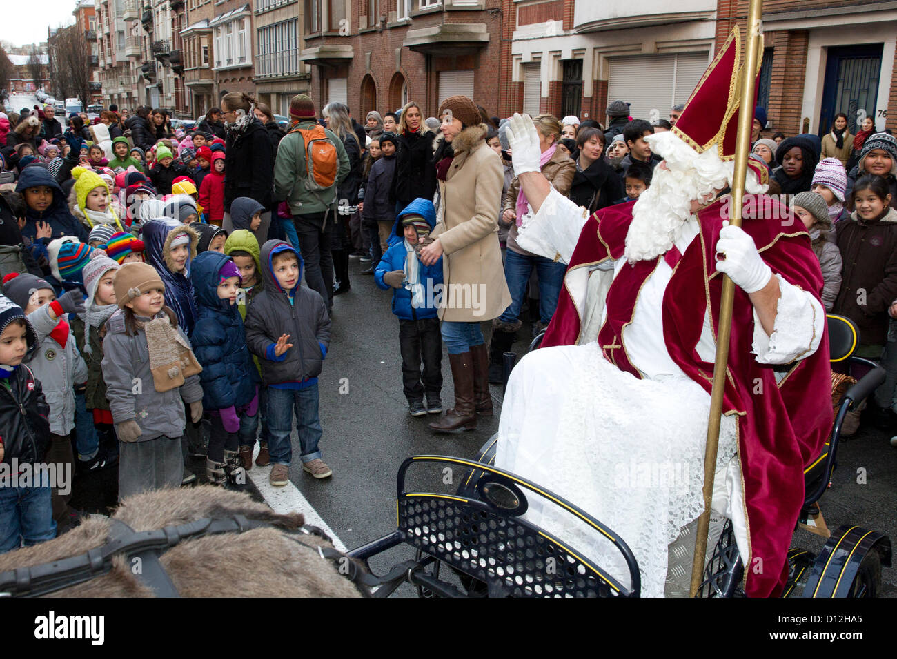 Saint nicolas et les enfants belgique Banque de photographies et d ...
