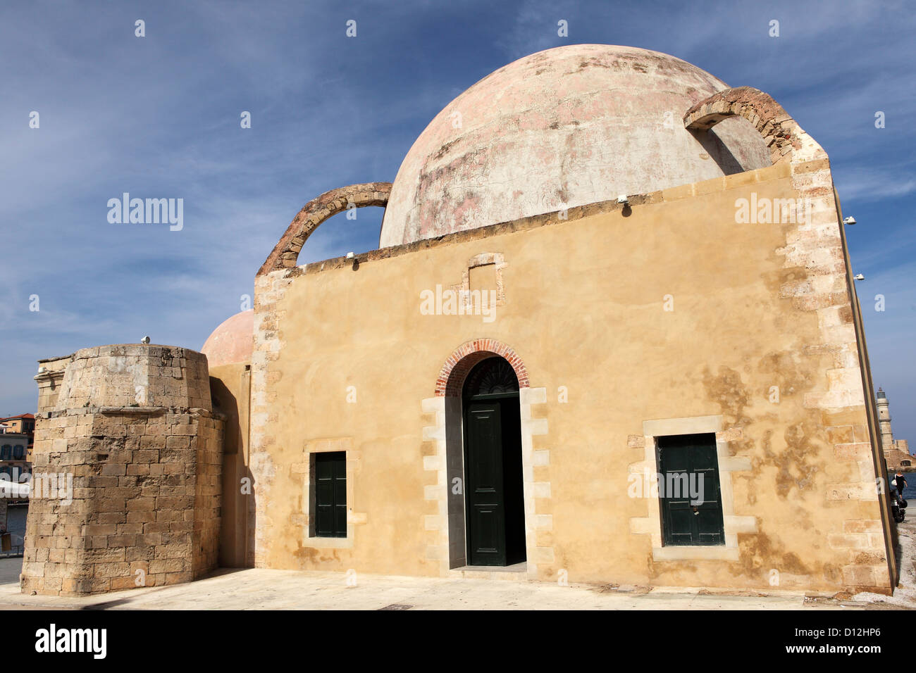 Mosquée des janissaires dans le port vénitien de Chania en Crète, Grèce. Banque D'Images