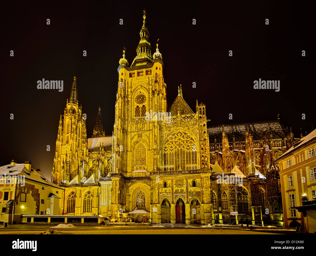 La cathédrale Saint-Guy la nuit, Prague, République tchèque. Banque D'Images