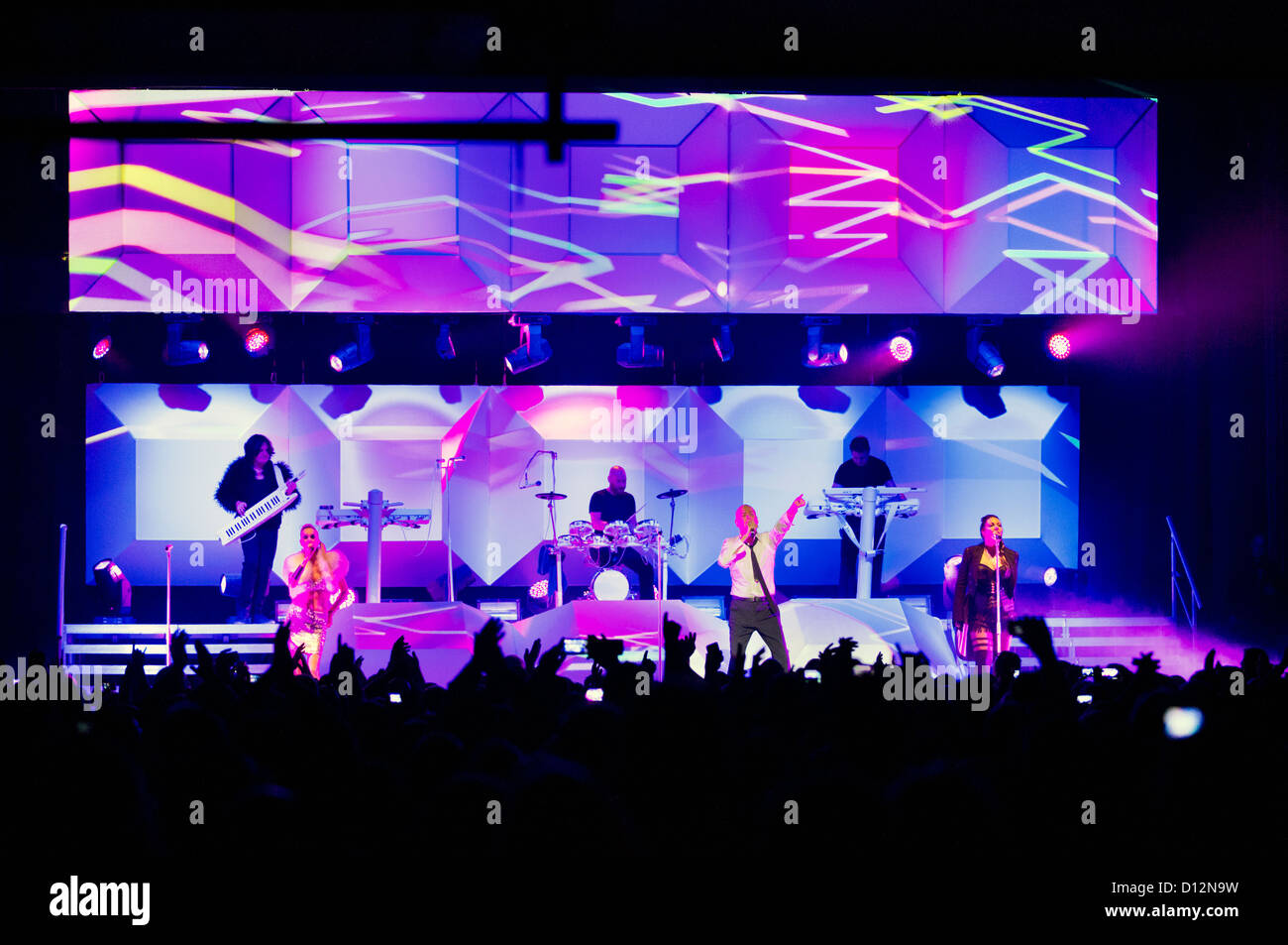 L'Human League sur scène en concert à la salle municipale de Wolverhampton, le 2 décembre 2012 Banque D'Images