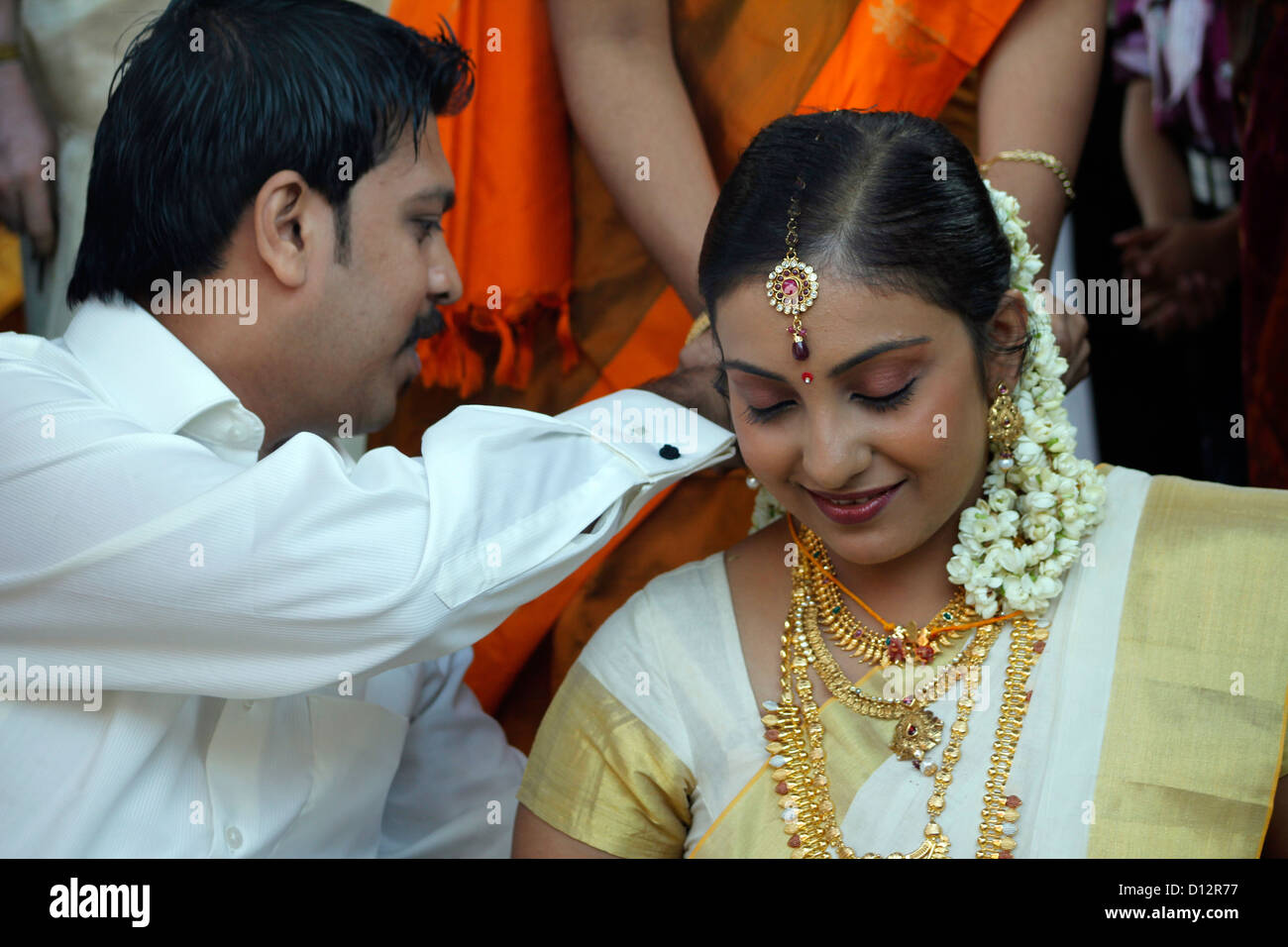 Une cérémonie de mariage hindou en Inde.Tying the knot Banque D'Images