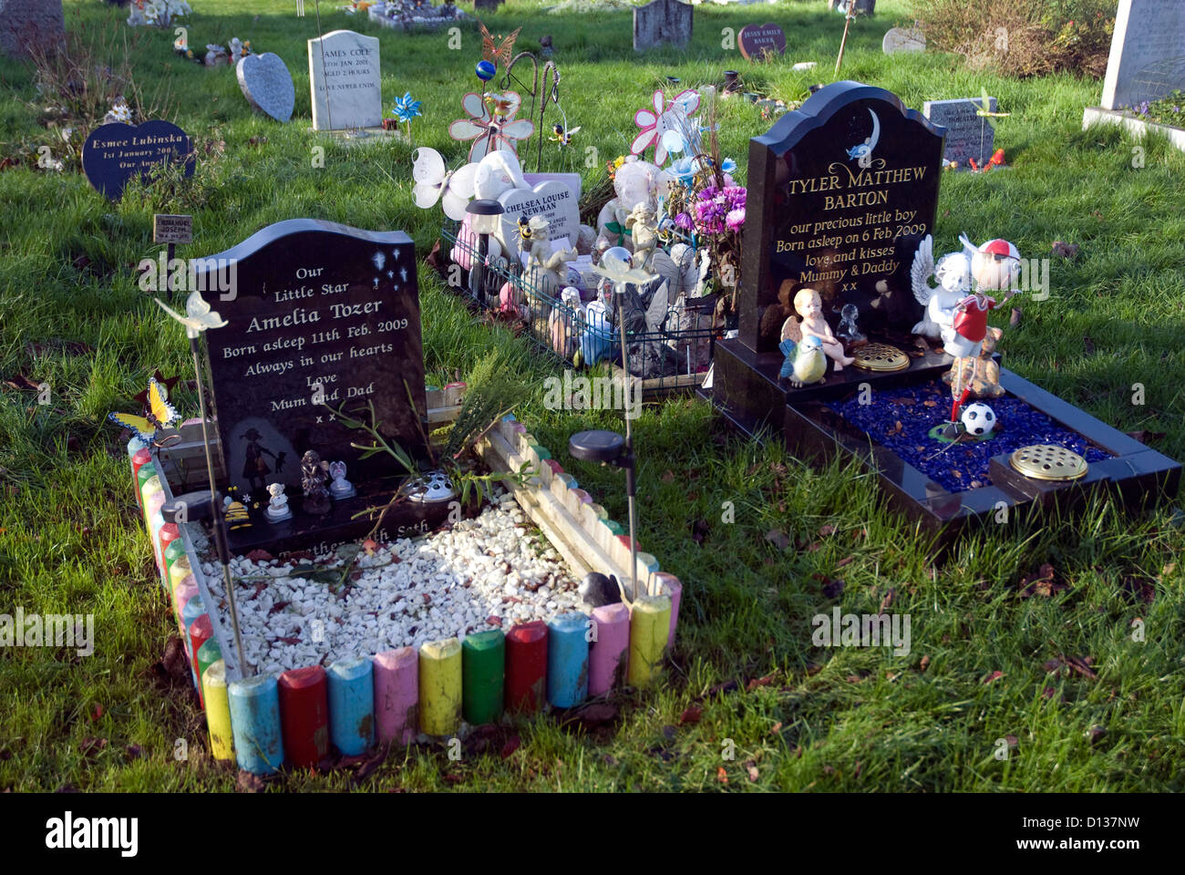 Tombes d'enfants dans Haycombe Baignoire Cimetière England UK Somerset Banque D'Images