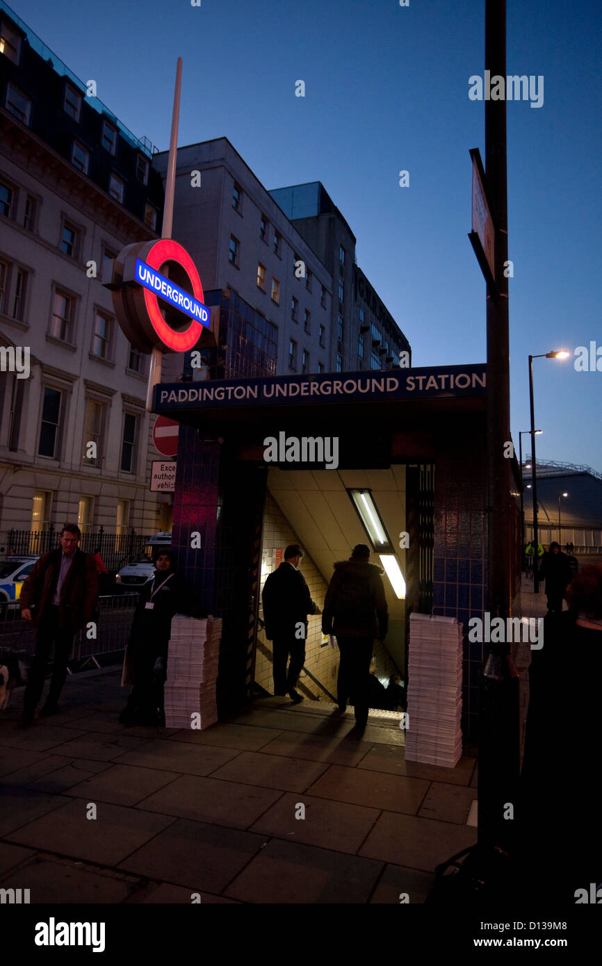 Entrée de la station de métro de Paddington sur Praed Street, Paddington, London, England, UK Banque D'Images