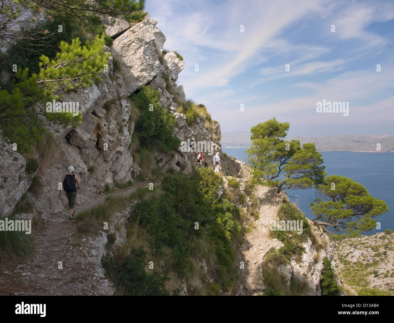 Le sentier de randonnée de la montagne Talàia d' Alcudia en Majorque Espagne avec vue sur la baie de Pollenca Banque D'Images