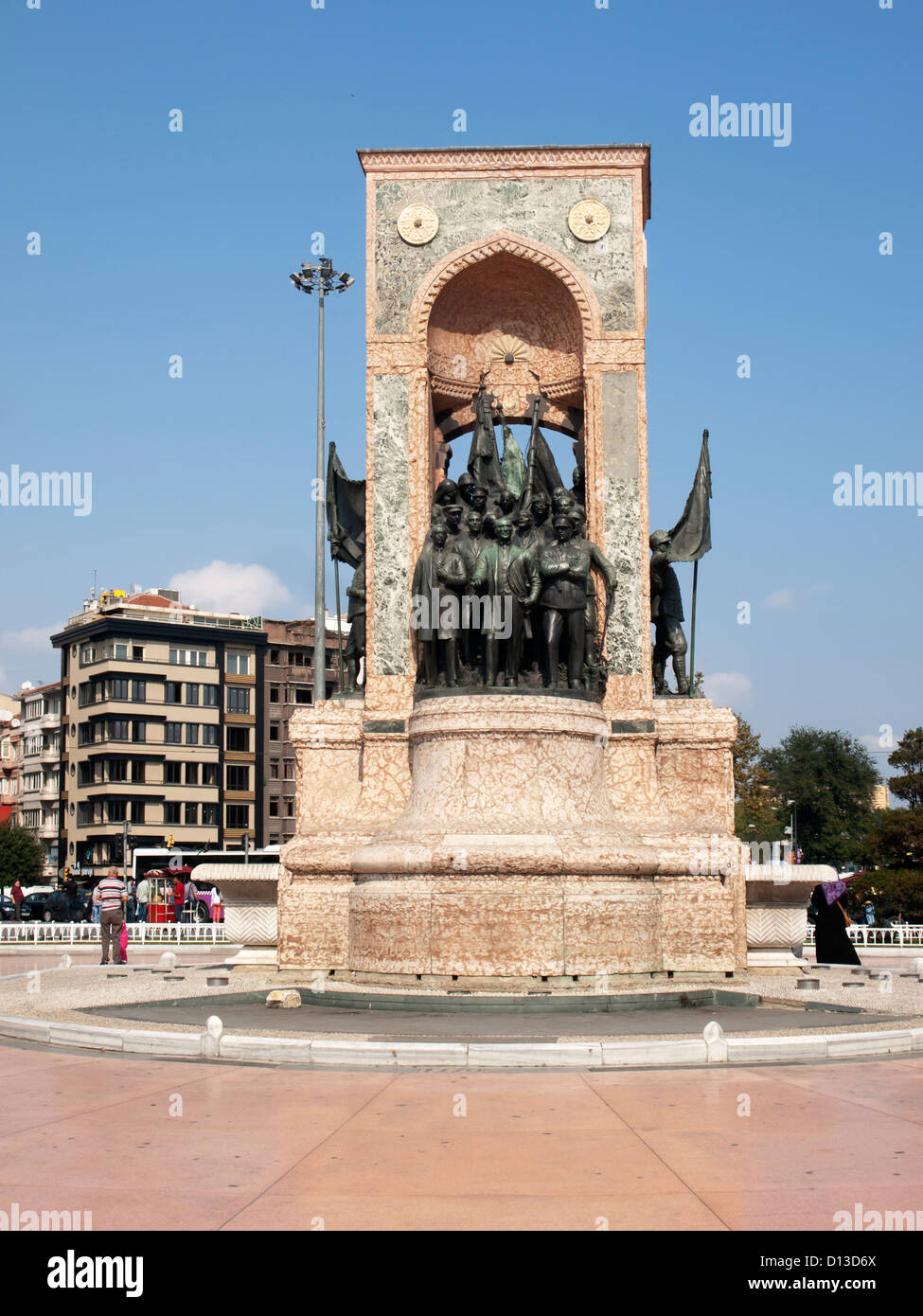 Le Monument de la République dans la place Taksim meydani à Istanbul Turquie Banque D'Images