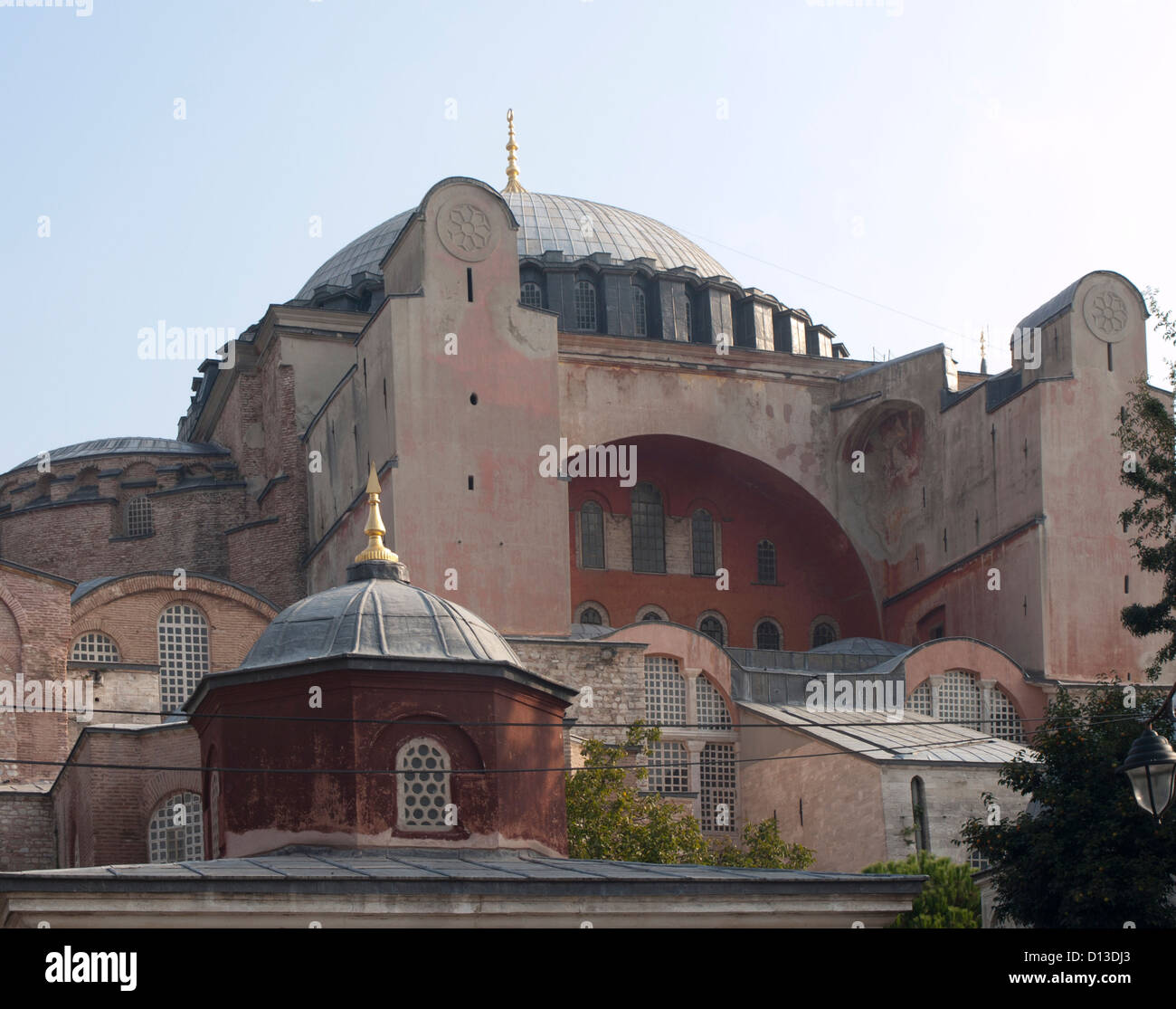 Église / mosquée Sainte-Sophie à Istanbul, l'un des nombreux angles pour donner une vue inhabituelle Banque D'Images