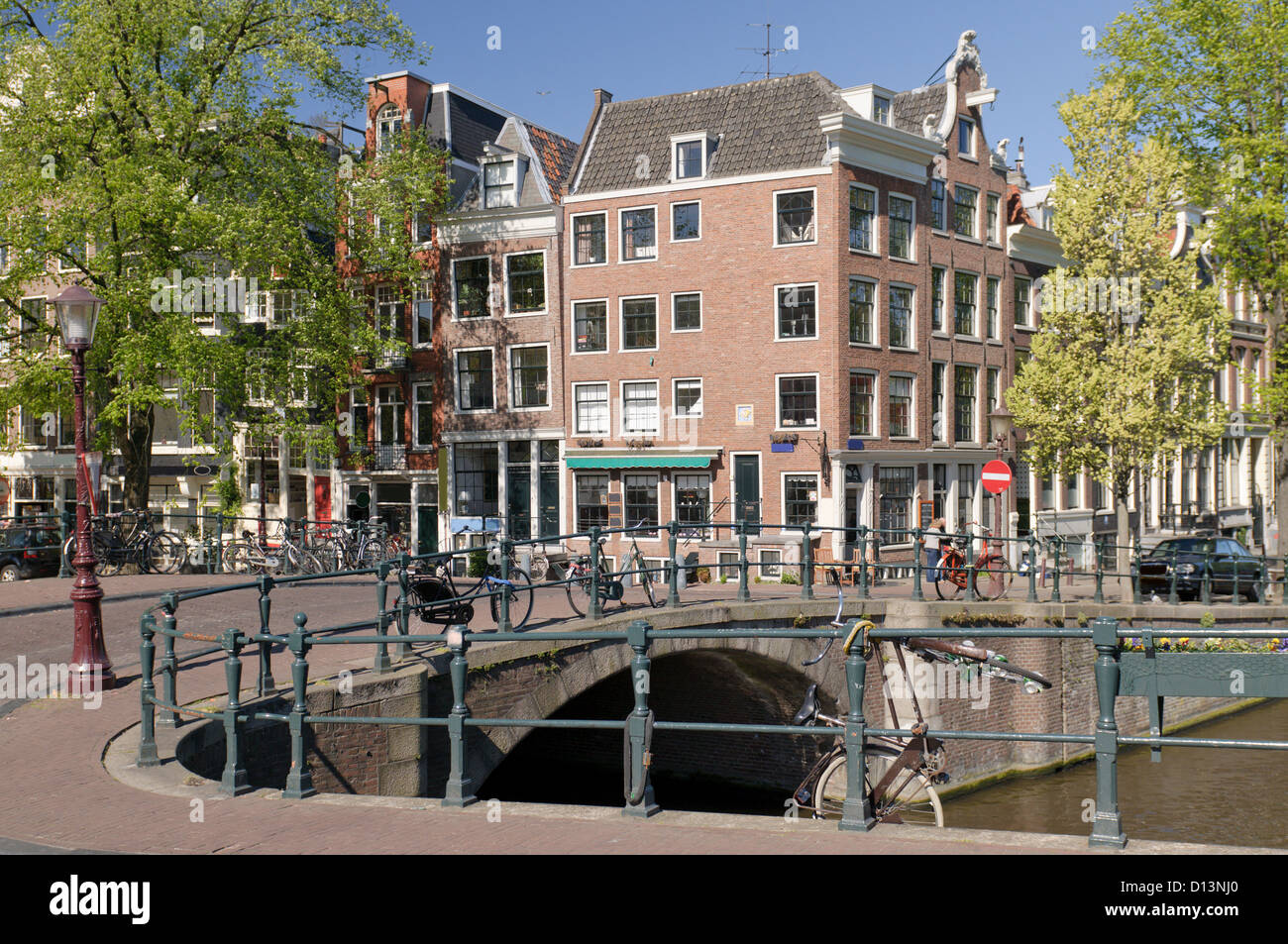 Les rues et les canaux d'Amsterdam, Pays-Bas Banque D'Images