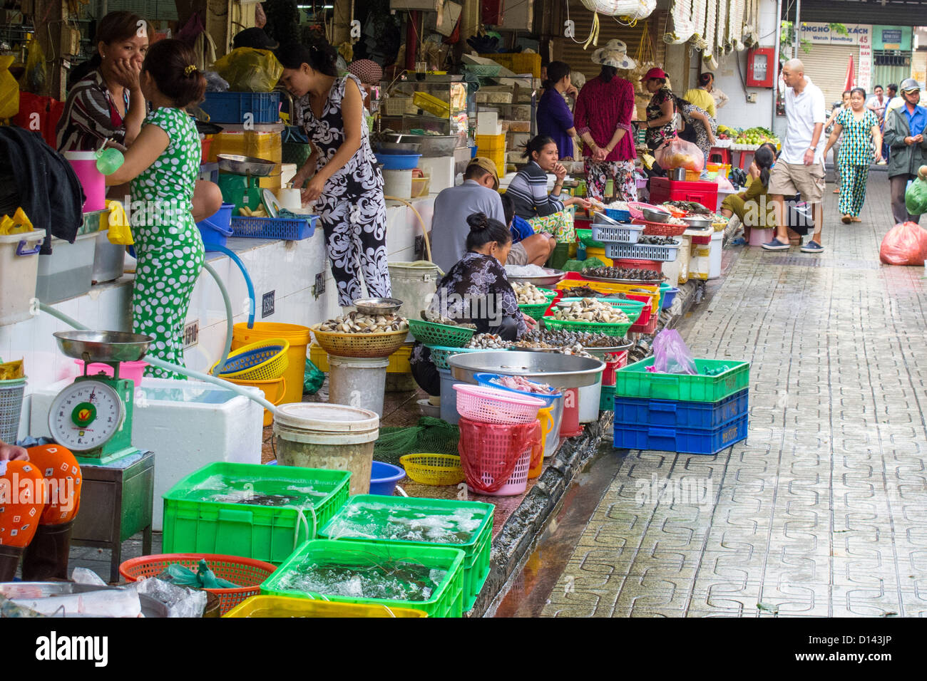 Le marché Ben Thanh à Saigon au Vietnam. Banque D'Images