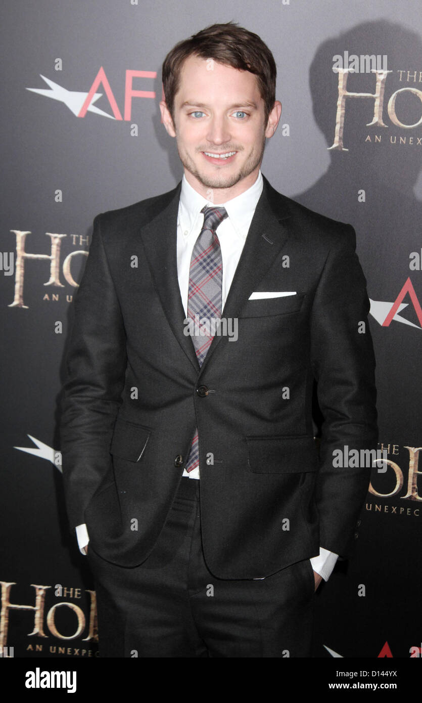 Le 6 décembre, 2012 - New York, New York, États-Unis - l'Acteur Elijah Wood assiste à la première de New York "Le Hobbit : Un voyage inattendu" tenu à la Ziegfeld Theatre. (Crédit Image : © Kaszerman ZUMAPRESS.com)/Nancy Banque D'Images