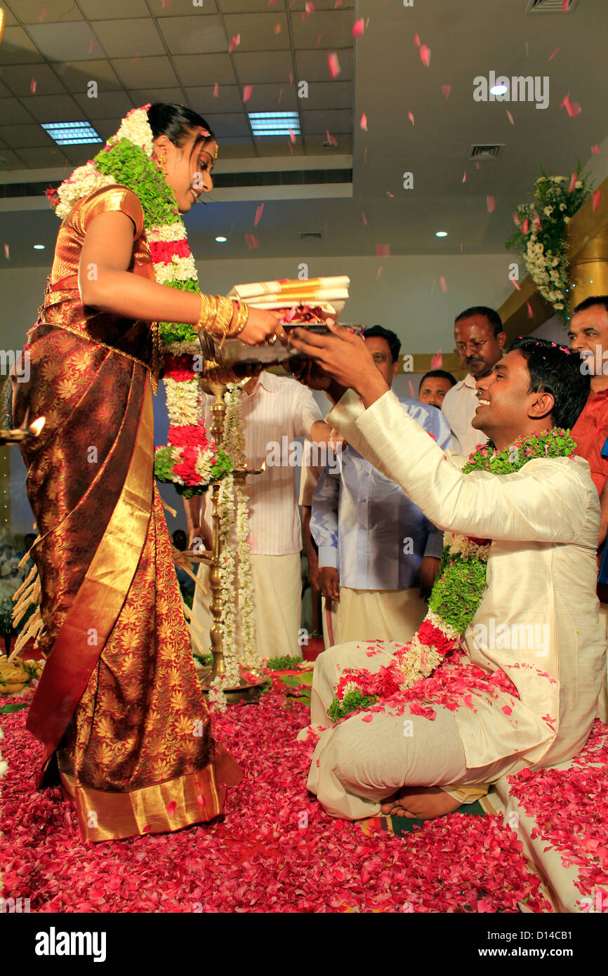 Une cérémonie de mariage hindou en Inde.Tying the knot Banque D'Images