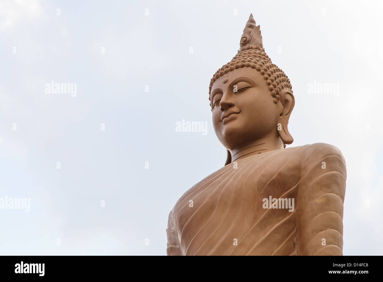 Image du Bouddha à 'Wat Phra That Pha Kaew" à Khao Kho, Phetchabun, Thaïlande Banque D'Images