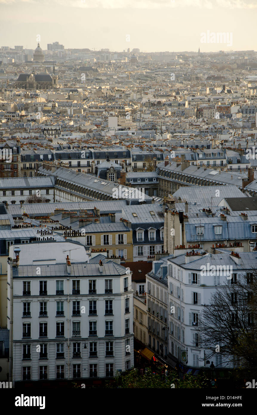 Vue du Sacré Coeur donnant sur Montmartre à Paris, France. Banque D'Images