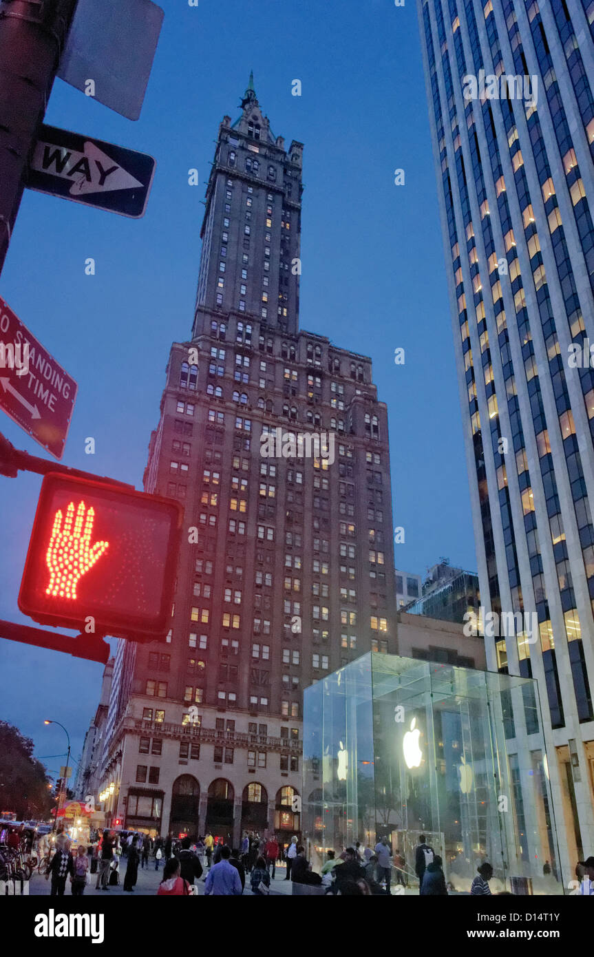 Apple Store 5th Avenue, Manhattan, New York City, USA Banque D'Images