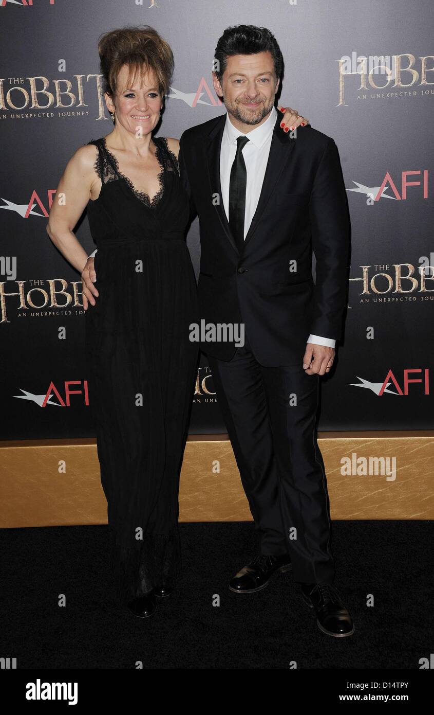 Lorraine Ashbourne, Andy Serkis devant le hall des arrivées pour le Hobbit : Un voyage inattendu Premiere, le Ziegfeld Theatre, New York, NY Le 6 décembre 2012. Photo par : Kristin Callahan/Everett Collection Banque D'Images