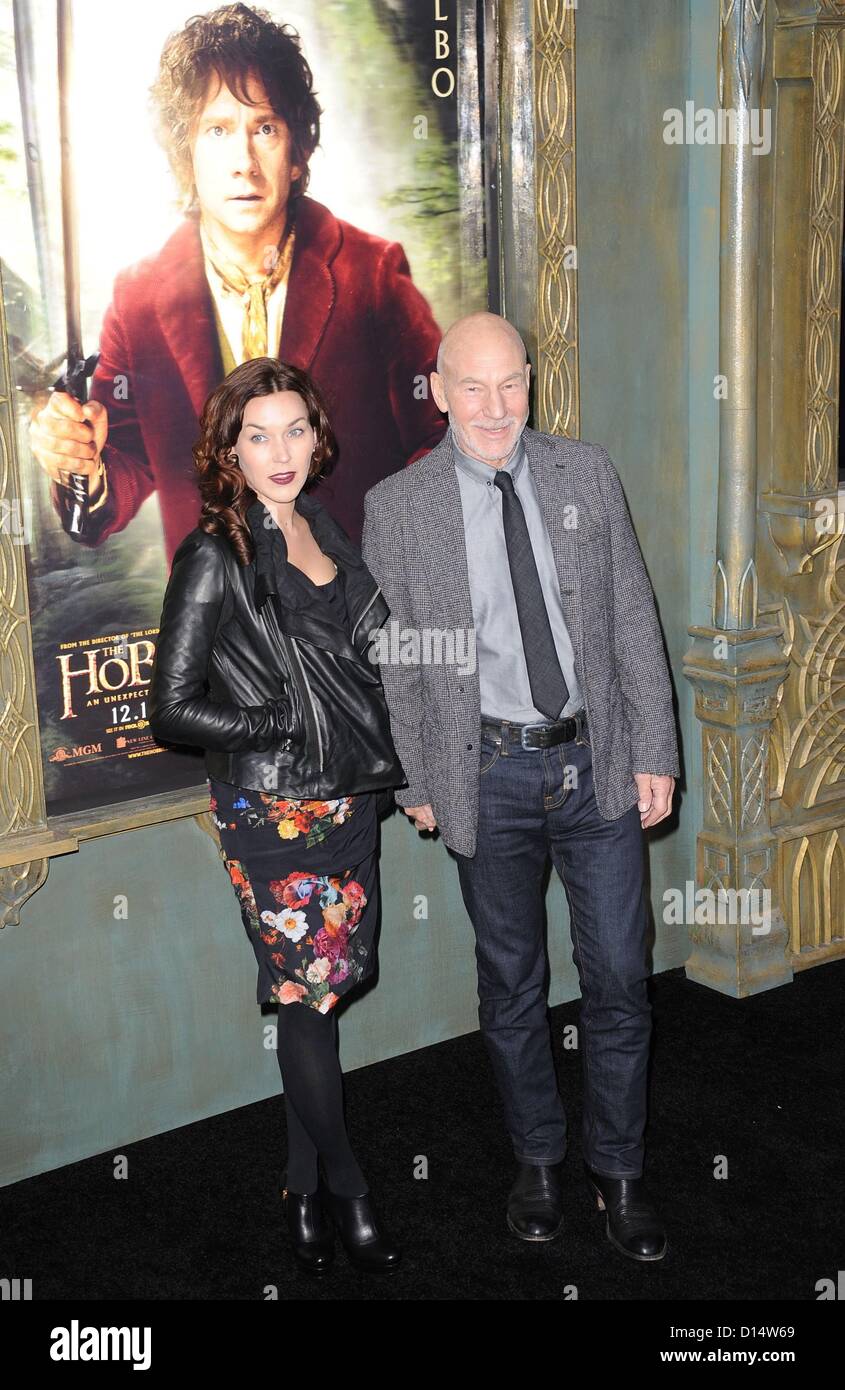 Patrick Stewart au niveau des arrivées pour le Hobbit : Un voyage inattendu Premiere, le Ziegfeld Theatre, New York, NY Le 6 décembre 2012. Photo par : Kristin Callahan/Everett Collection Banque D'Images