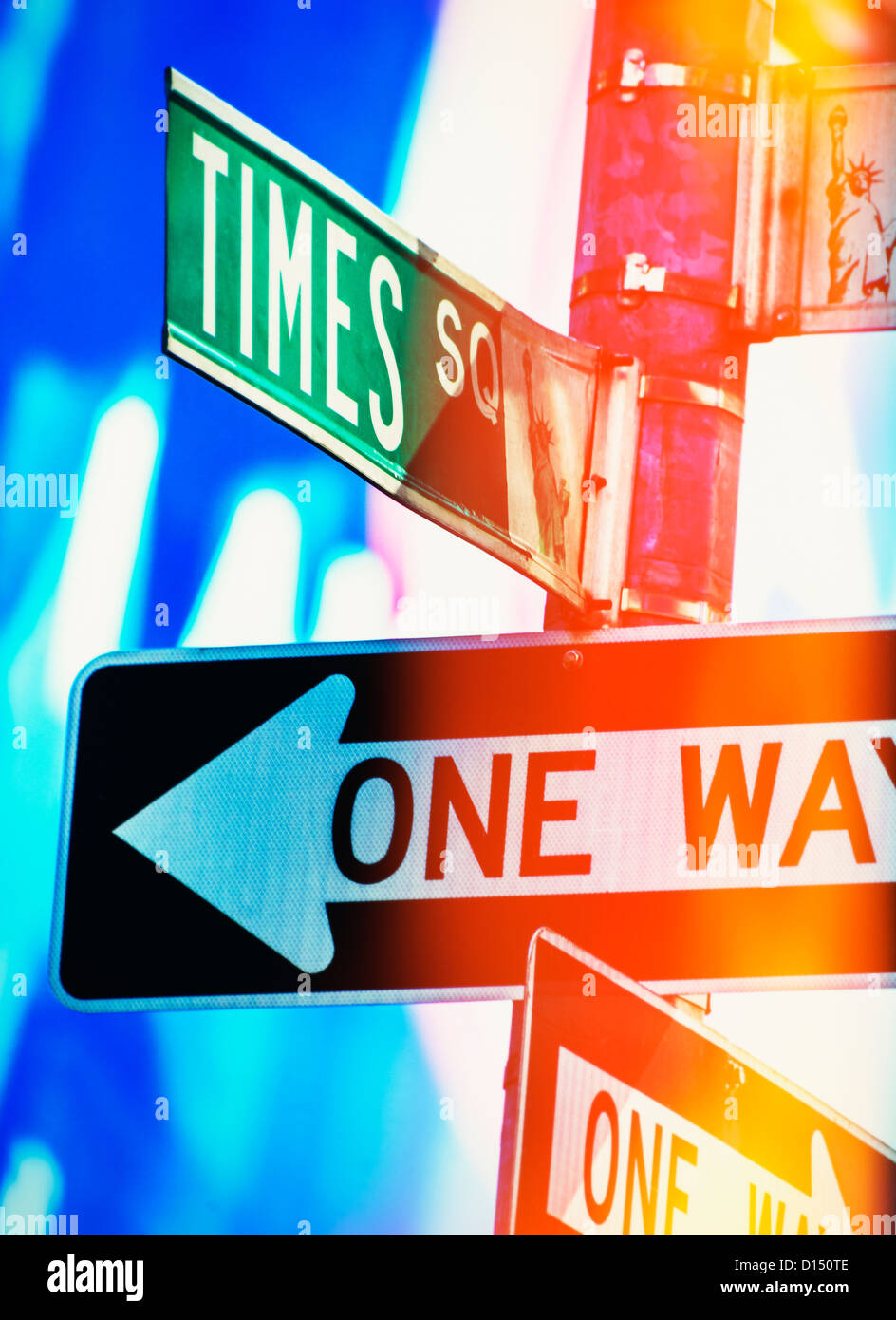 USA, New York State, New York, Times Square, les panneaux d'orientation dans la nuit Banque D'Images
