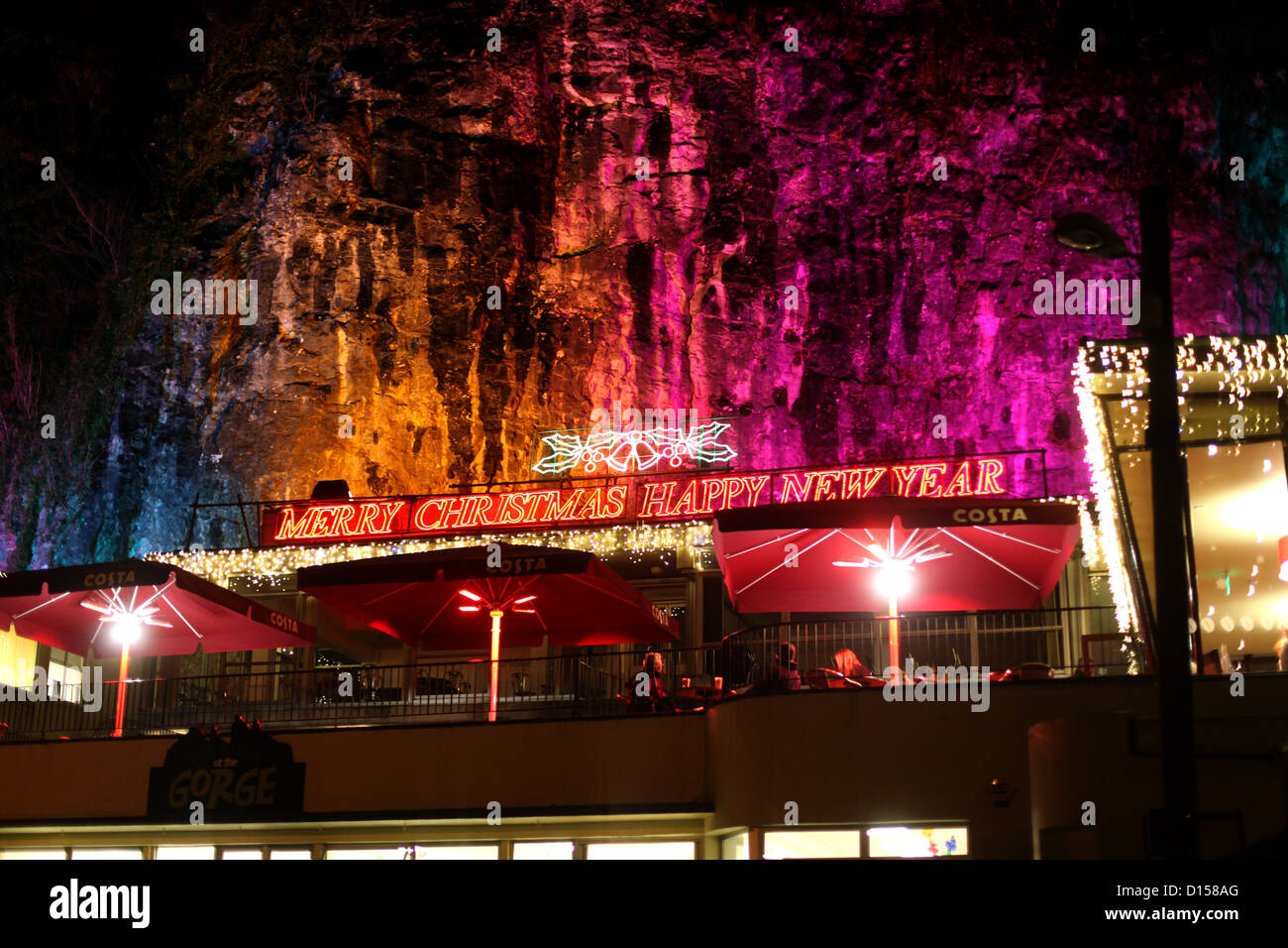 En cours d'affichage de la lumière laser dans les grottes de Cheddar au cours de la nuit de fête 2012 Banque D'Images