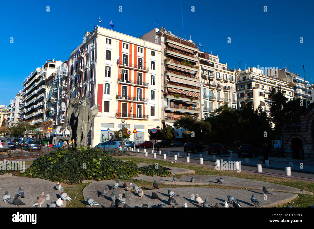 Vue sur la ville de Thessalonique, capitale de la Grèce du Nord. Saint Sophia square Banque D'Images