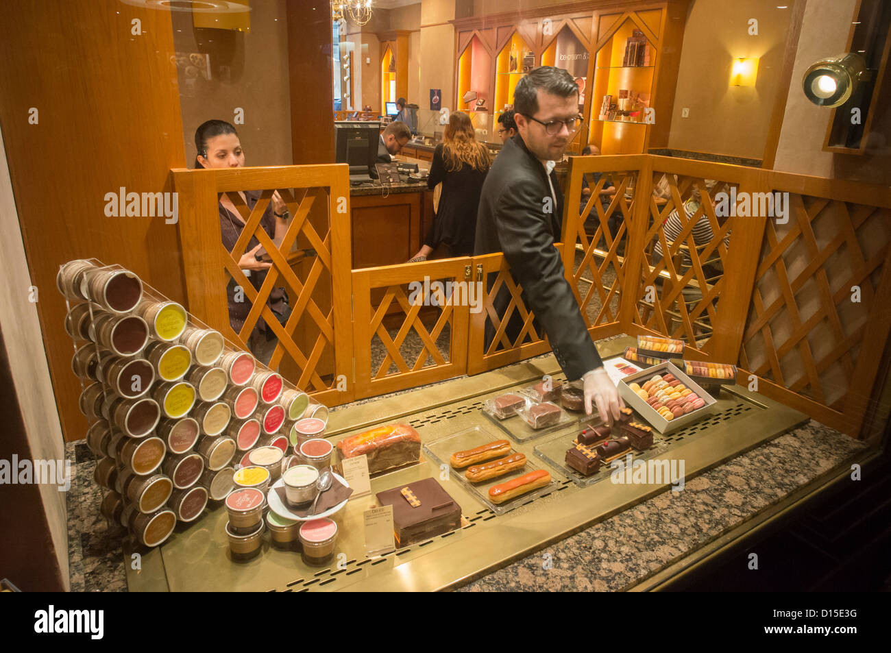 Godiva Chocolatier Belge, Rockefeller Center, Manhattan , New York Banque D'Images