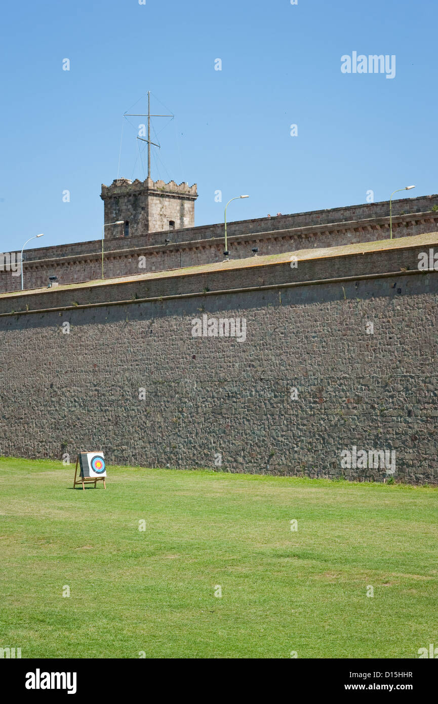 Barcelone, Espagne : cible dans les stands de tir à l'ARC Camp de formation du château de Montjuic. Banque D'Images