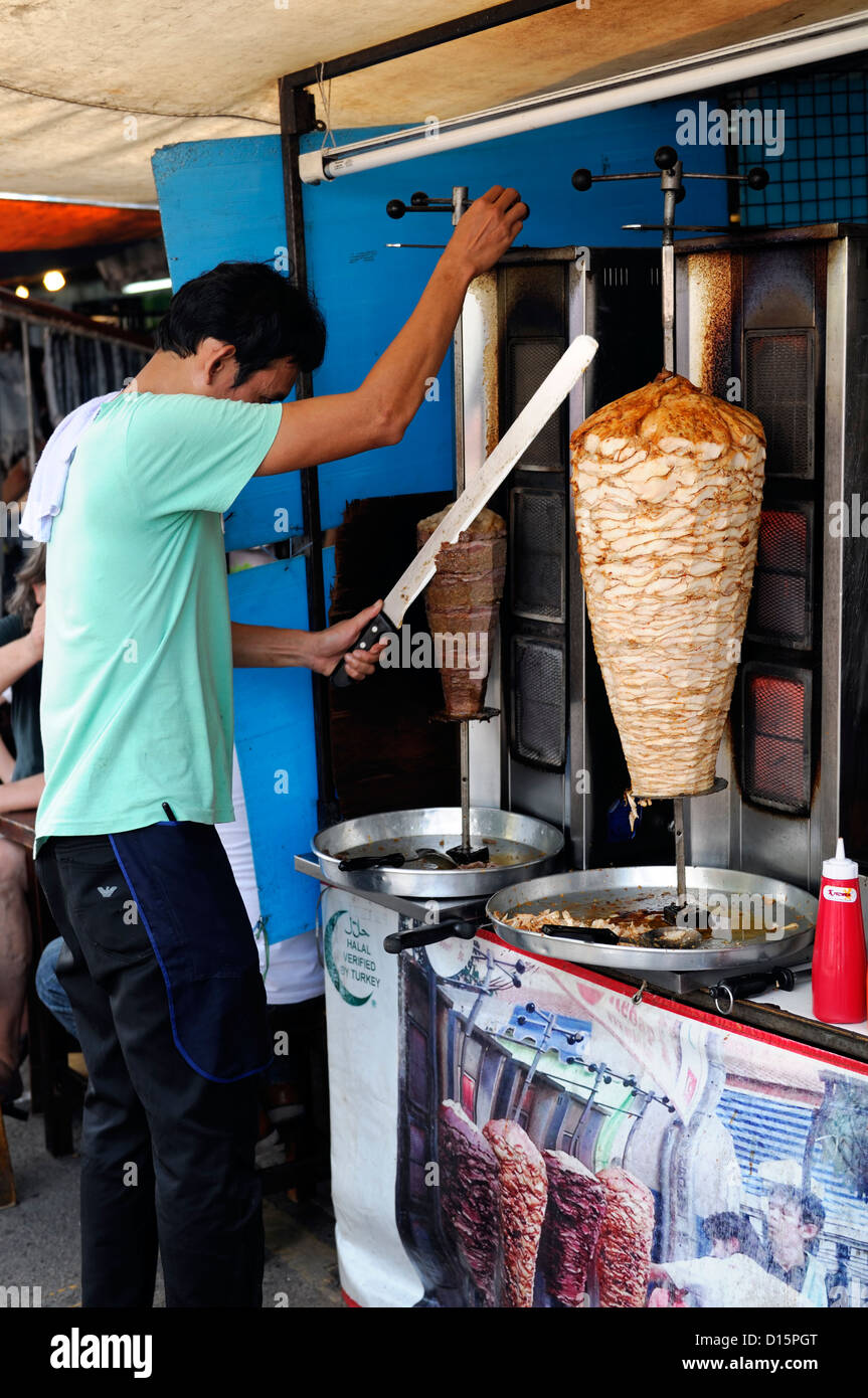 La Viande De Kebab Stand Alimentaire Vendeur Du Kiosque Du Marche Chatuchak Weekend Market Bangkok Thailande Photo Stock Alamy