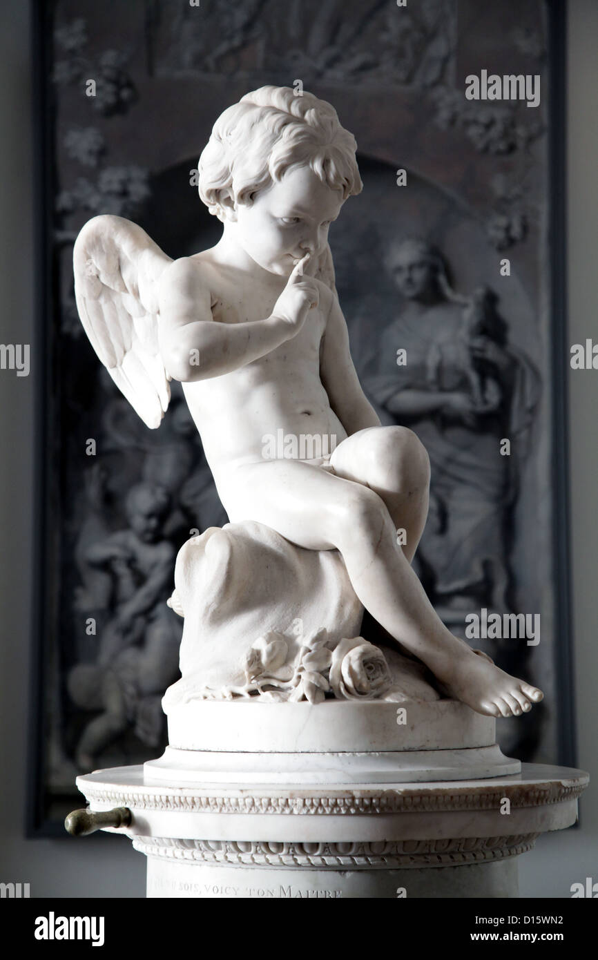 Amsterdam,Sculpture d'Etienne-Maurice Falconet.Cupidon assis,1757.En Banque D'Images