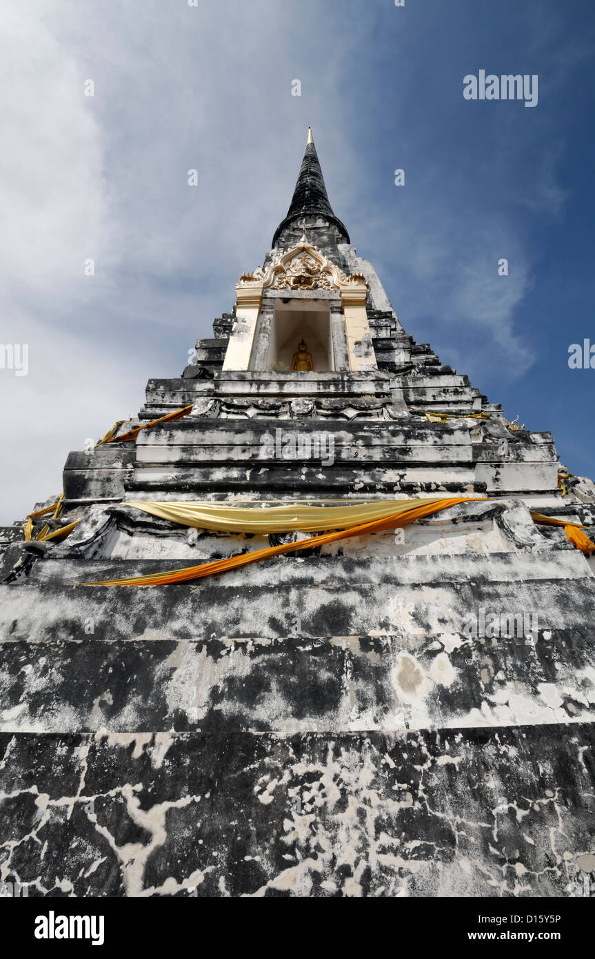 Wat Phu Khao Thong temple montagne d'or Ayutthaya Thaïlande Banque D'Images