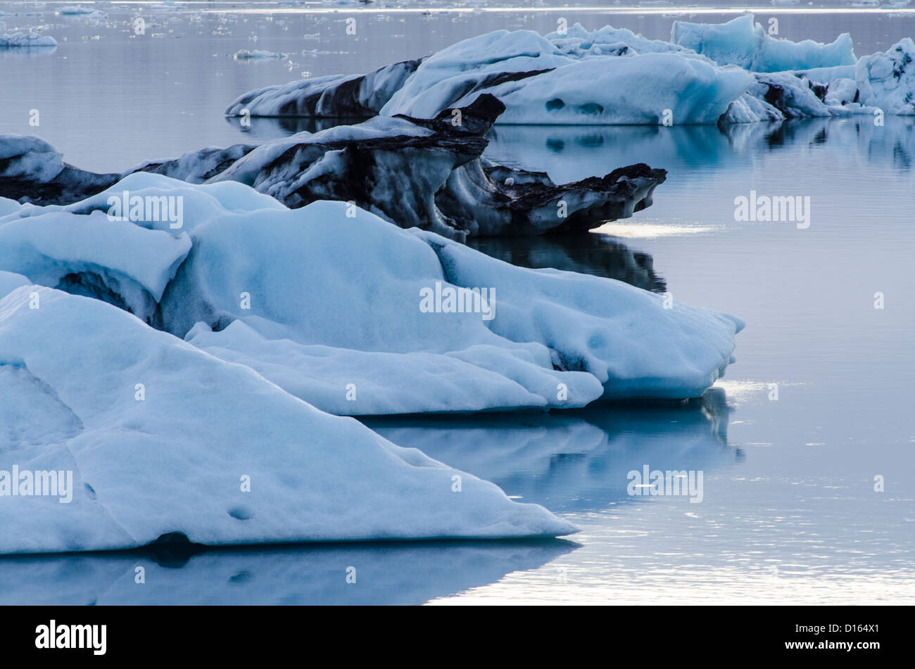 Lagune glaciaire Jökulsarlón. L'Islande Banque D'Images