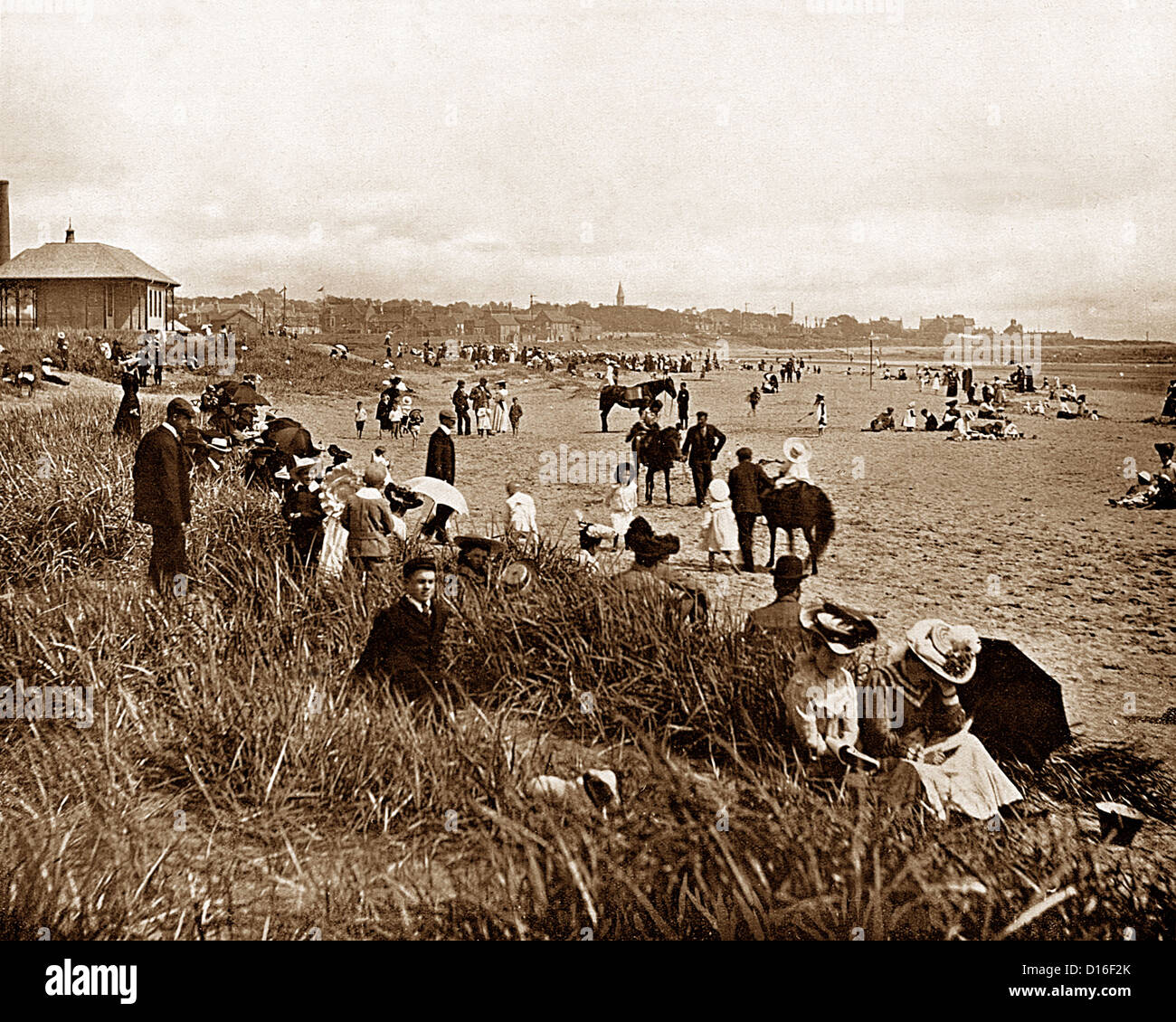 La période édouardienne de Carnoustie Beach Banque D'Images