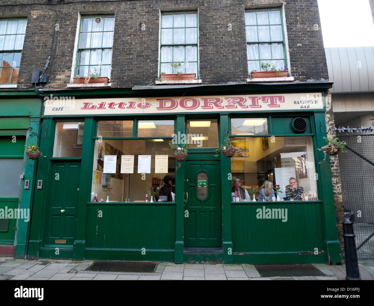 Vue extérieure de la petite Dorrit cafe sur la rue Park, près de London Bridge et Borough Market South London England UK Banque D'Images