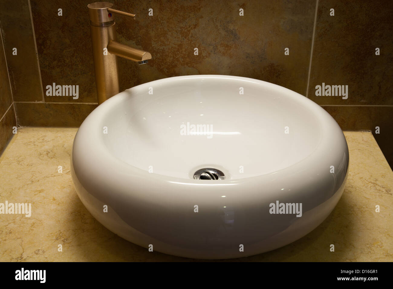 Close-up of bathroom sink Banque D'Images