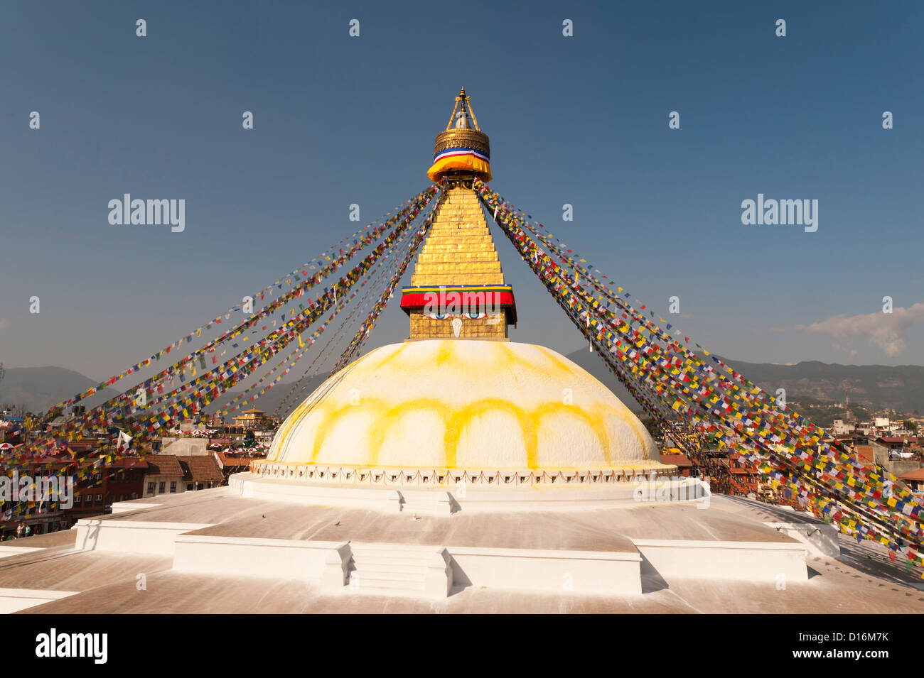 Drapeaux saint colorés sur Temple de Swayambhunath Stupa Katmandou Népal Banque D'Images