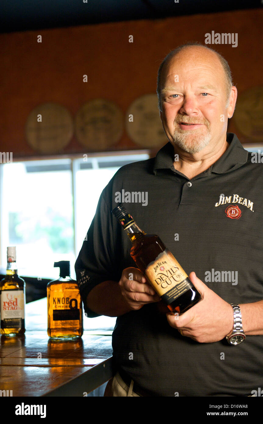 Fred Noe, l'arrière-petit-fils de Jim Beam, est le maître distillateur de Jim Beam. Banque D'Images