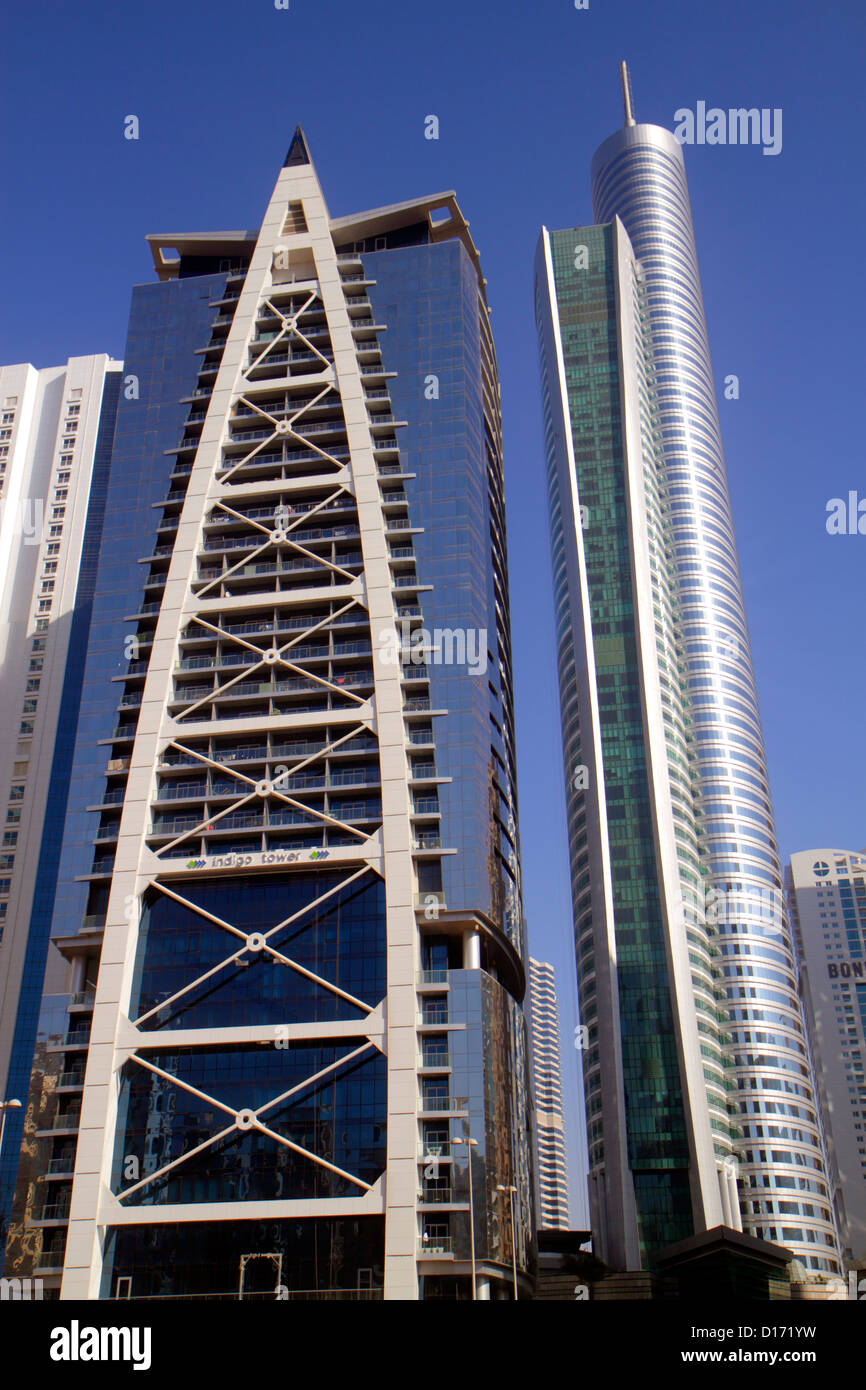 Dubai eau,Émirats Arabes Unis,Jumeirah Lake Towers,Indigo Tower,Almas Tower,bâtiment,gratte-ciel de grande hauteur gratte-ciel bâtiment bâtiments résidentiels, Banque D'Images