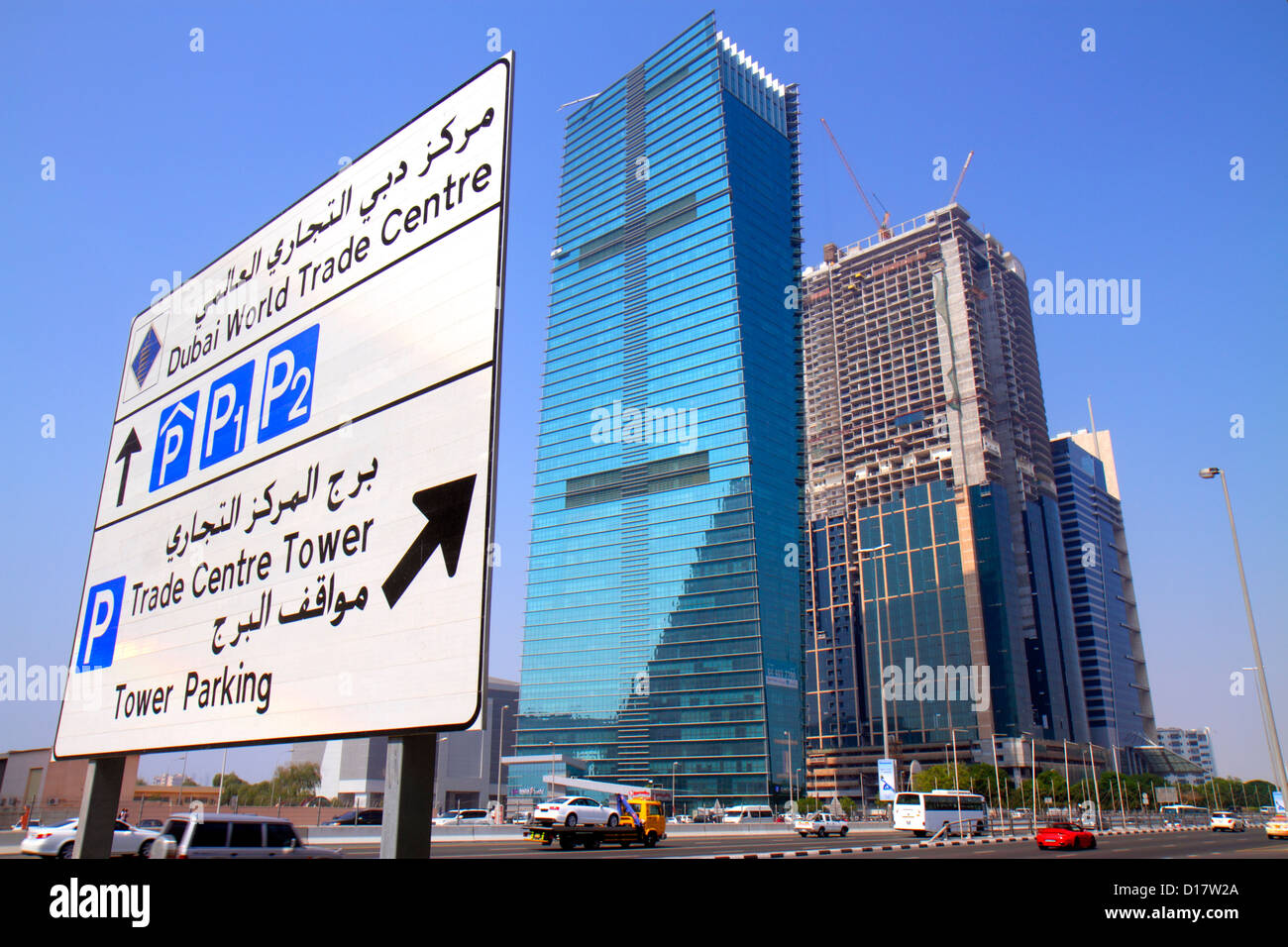 Dubai eau,Emirats Arabes Unis,Sheikh Zayed Road,Sama Tower,Duja Tower,sous un nouveau chantier de construction de bâtiment, gratte-ciel de hauteur gratte-ciel b Banque D'Images