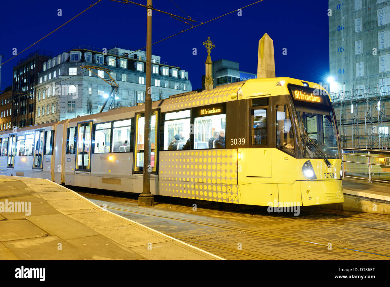 Manchester Metrolink tram de nuit Banque D'Images