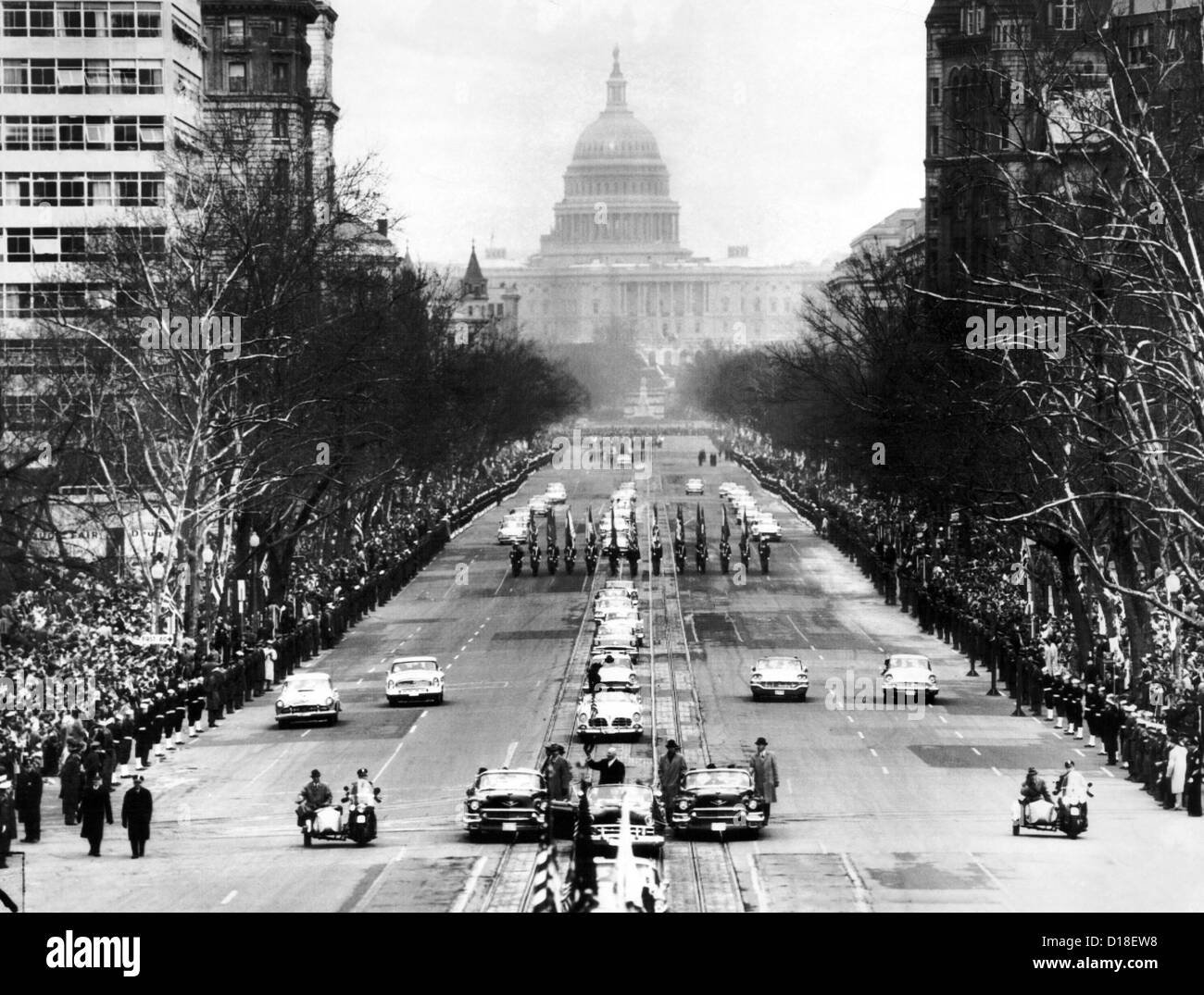 Dwight Eisenhower's Deuxième inauguration. Pennsylvania Avenue que le cortège du président Eisenhower disques durs du Capitol à la Banque D'Images