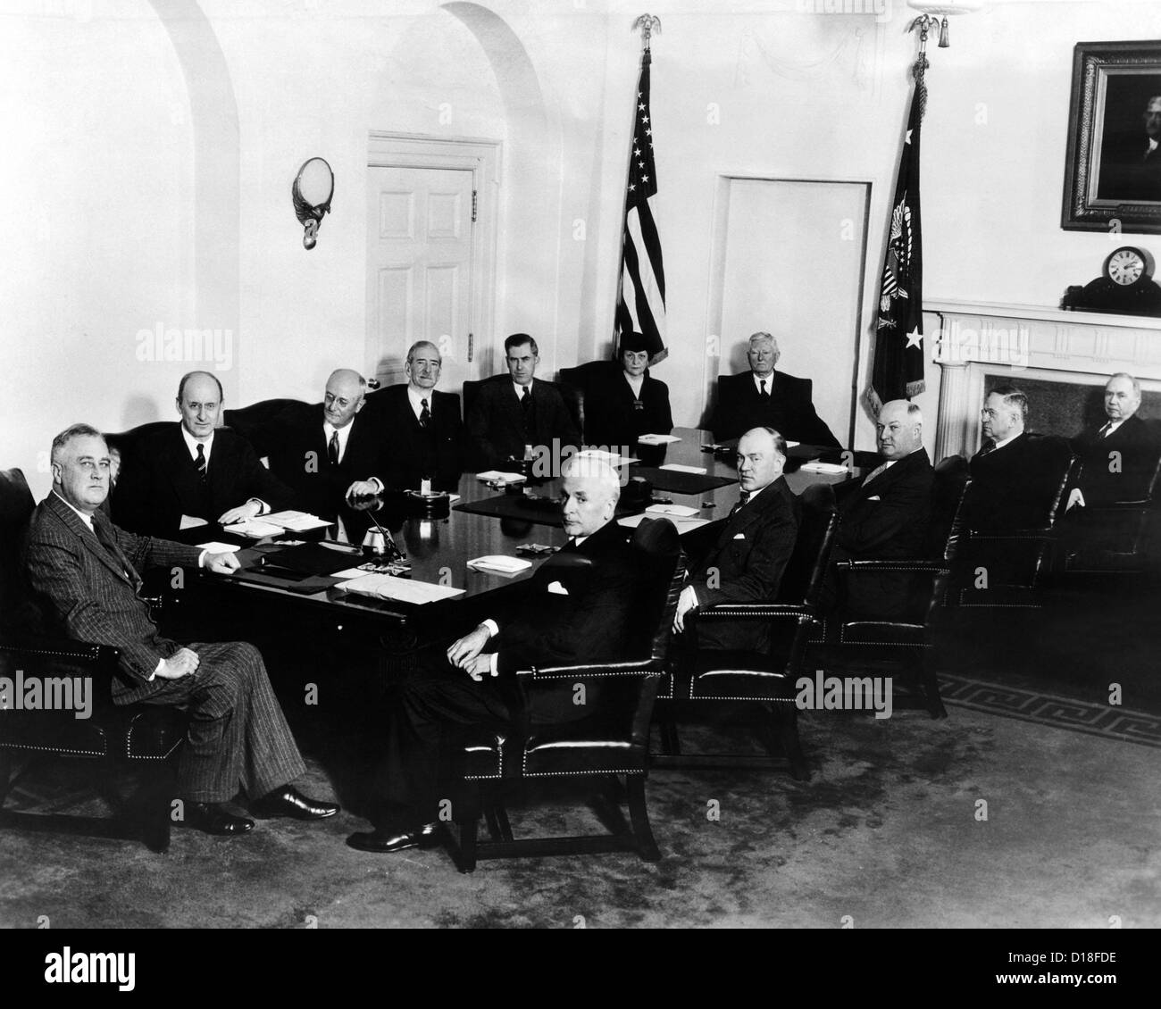 Le second mandat de Franklin Roosevelt Cabinet. En tête du tableau est RAD. L-R sur fond de tableau : Henry Morgenthau Jr.(Conseil du Trésor) ; Banque D'Images Le second mandat de Franklin Roosevelt Cabinet. En tête du tableau est RAD. L-R sur fond de tableau : Henry Morgenthau Jr.(Conseil du Trésor) ; Banque D'Images