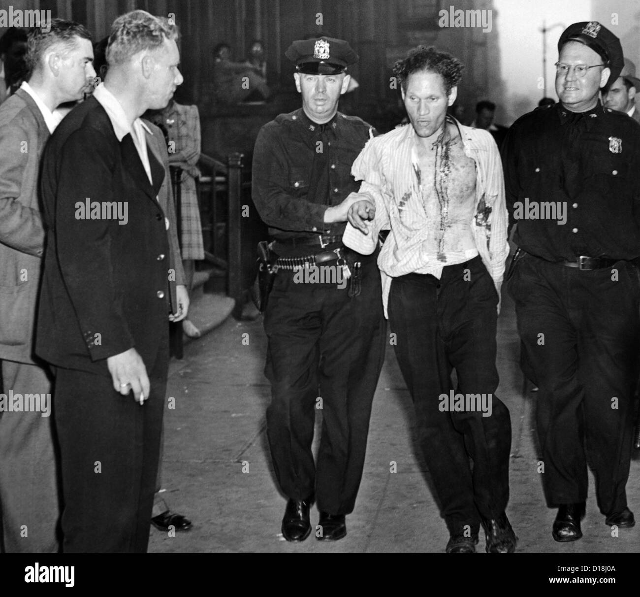 La race riot à New York Harlem section. Ils ont commencé lorsqu'un soldat a été abattu alors qu'il est intervenu dans un Banque D'Images
