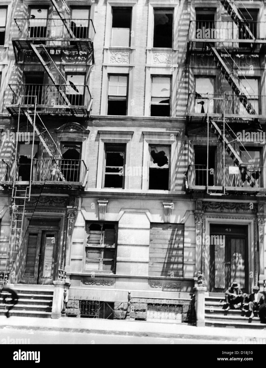 Les immeubles à l'abandon de Harlem à New York. Même avec la pénurie de logements de l'après-guerre, de nombreux immeubles à appartements ont été Banque D'Images