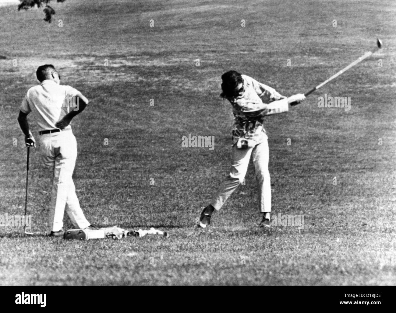 Jacqueline Kennedy prendre une leçon de golf pro Henry Lidner à la Newport Country Club. Le 13 septembre 1962. (  825 ALPHA CSU CSU) Banque D'Images