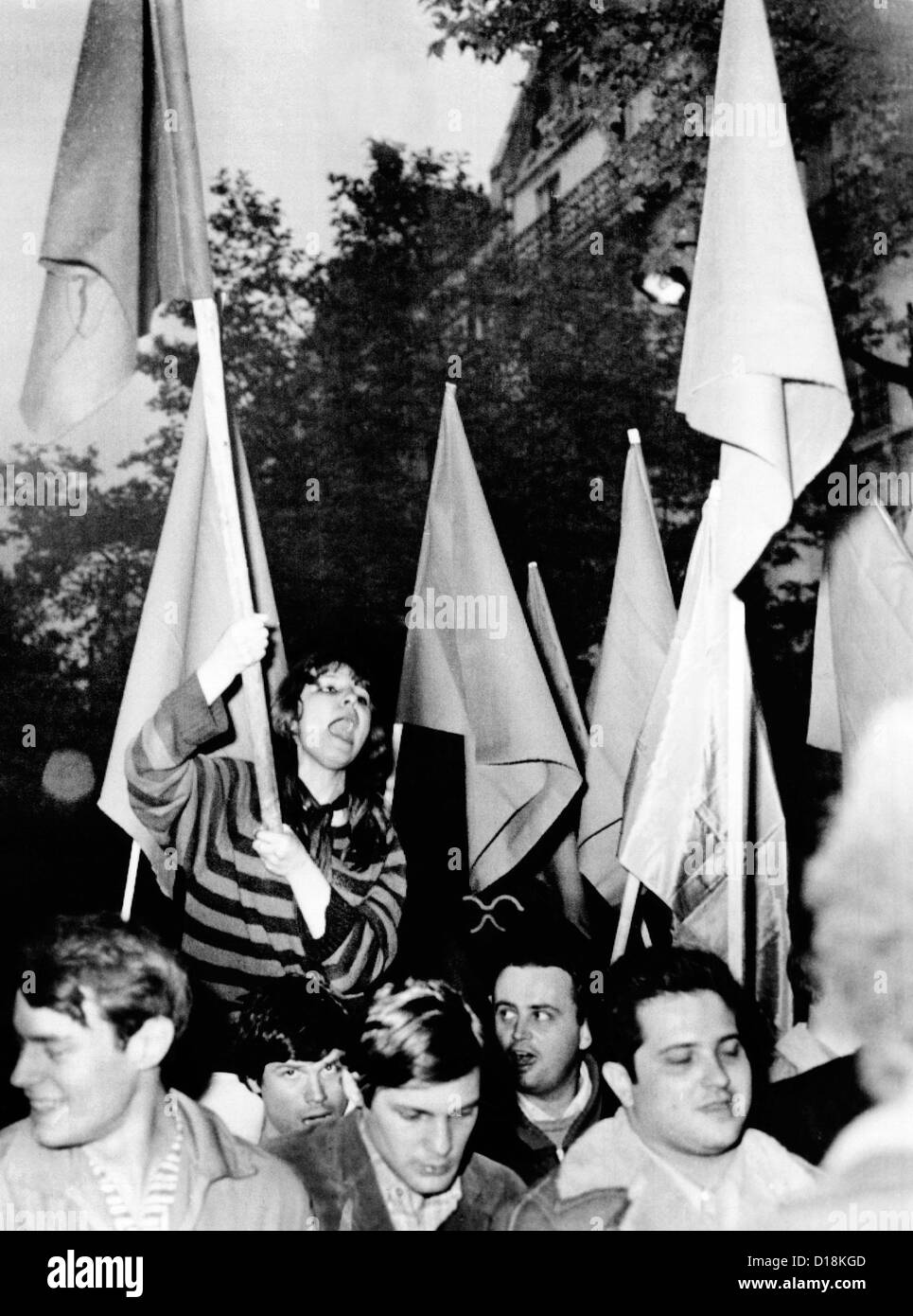 Les élèves protester contre un gouvernement ordonnance d'interdiction de Daniel Cohn-Bendit de France. La manifestation était dirigée par Jacques Sauvageot Banque D'Images