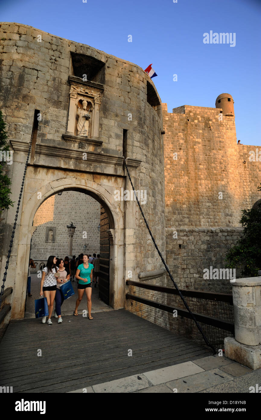 Croatie, Dubrovnik, murs, porte de pile Banque D'Images