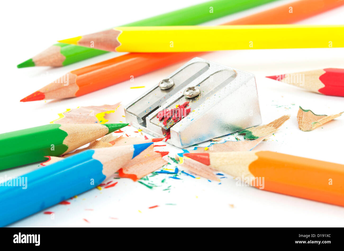 Crayons de couleur et taille-crayons Banque D'Images