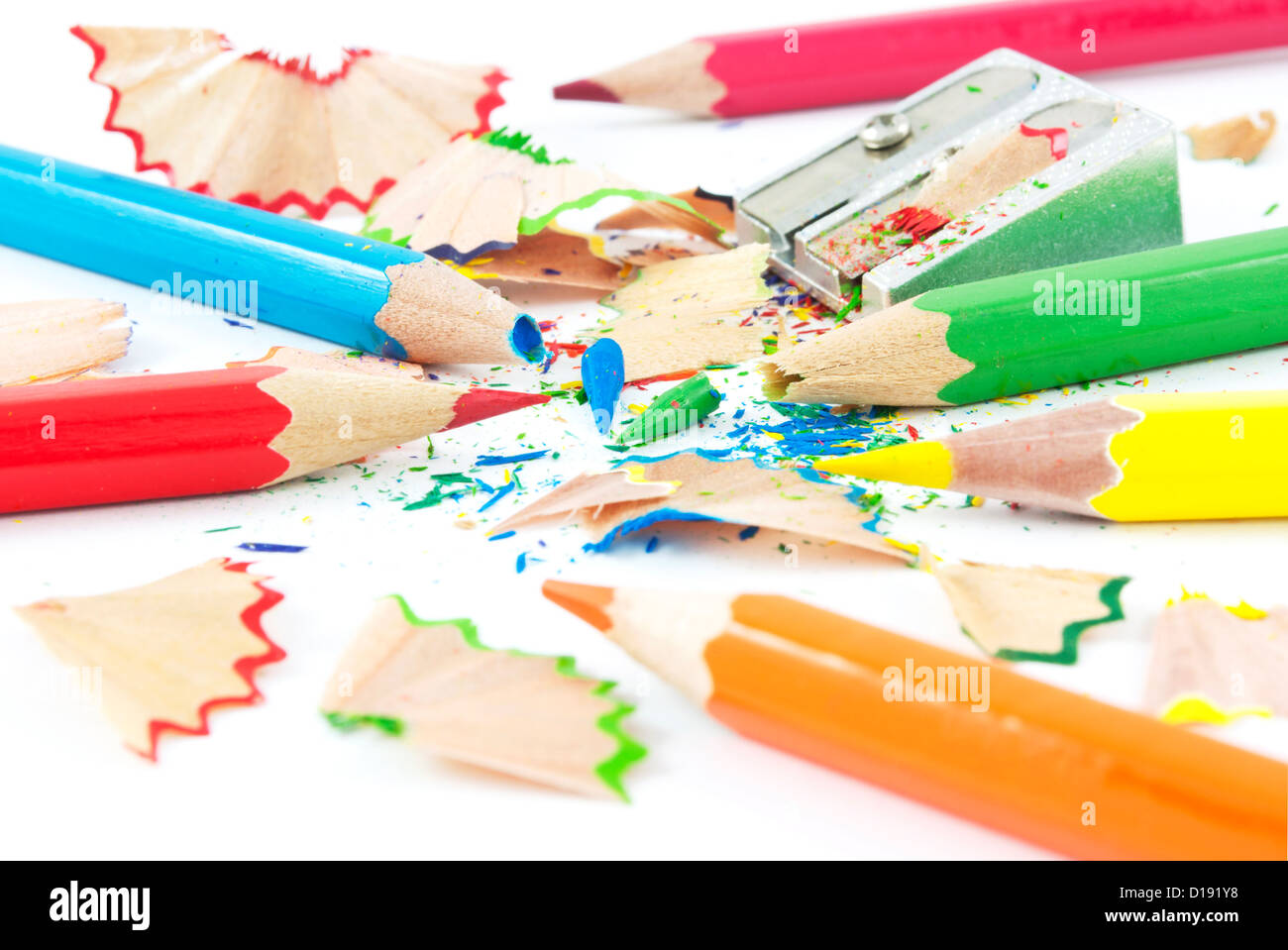 Crayons de couleur et taille-crayons Banque D'Images