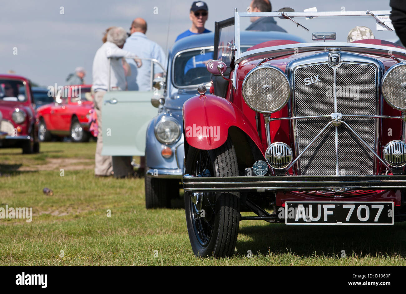 1930 Morris 10 Six cabriolet au salon de voitures sur le parking de la falaise de Cromer Banque D'Images