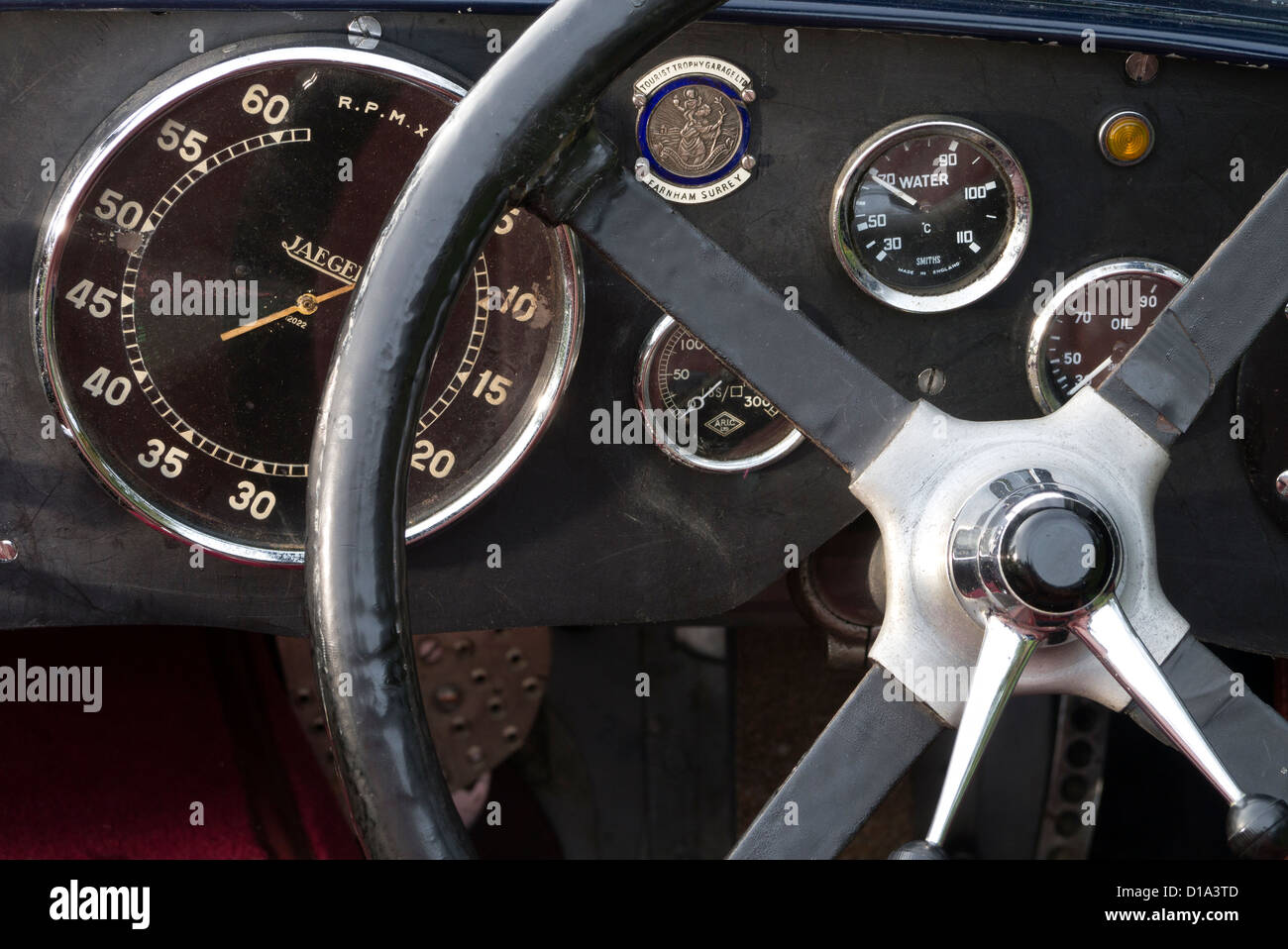 1934 Riley Ulster Imp dash board Banque D'Images