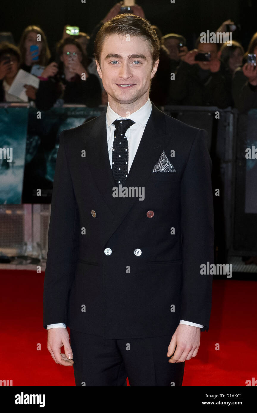 L'acteur britannique, Daniel Radcliffe, arrive pour le monde première de la femme en noir au lieu du centre de Londres. Banque D'Images