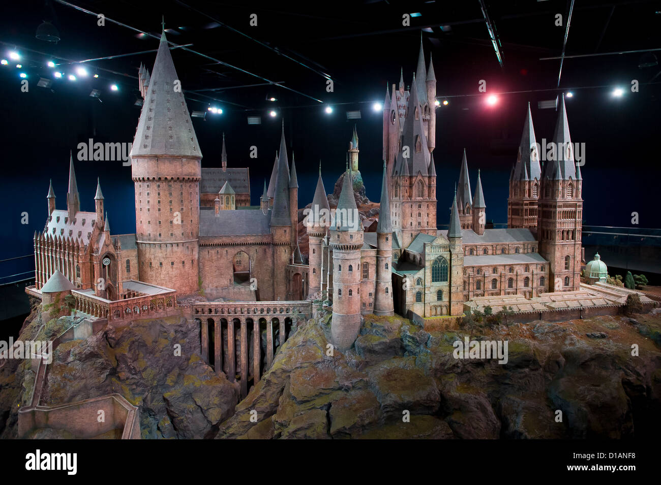 Un modèle de Poudlard château de la série de films Harry Potter est dévoilé à la Warner Bros Studio Tour, Watford, Londres. Banque D'Images