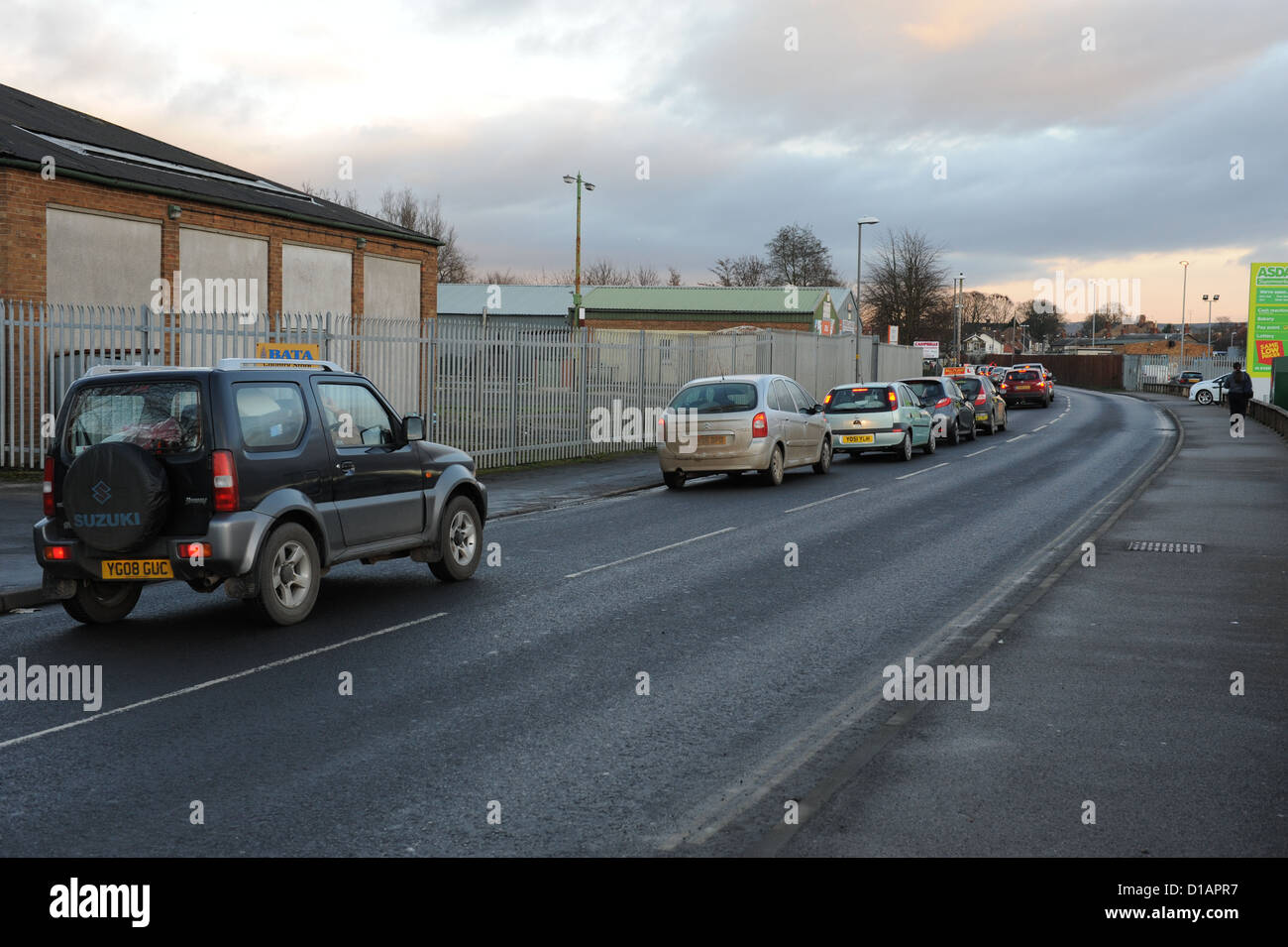 Le chaos de la circulation causés par les inondations dans la région de Norton sur Derwent, Yorkshire du Nord, Décembre 2012 Banque D'Images